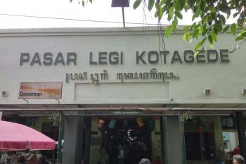 Adakan Penyemprotan Desinfektan, Pasar Kotagede Ditutup